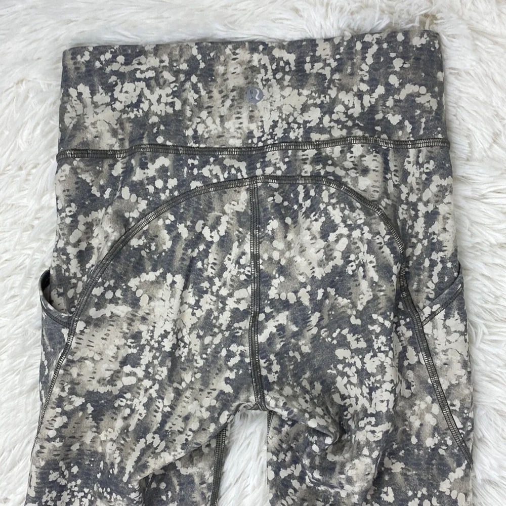 Lululemon Invigorate High-Rise Crop 23